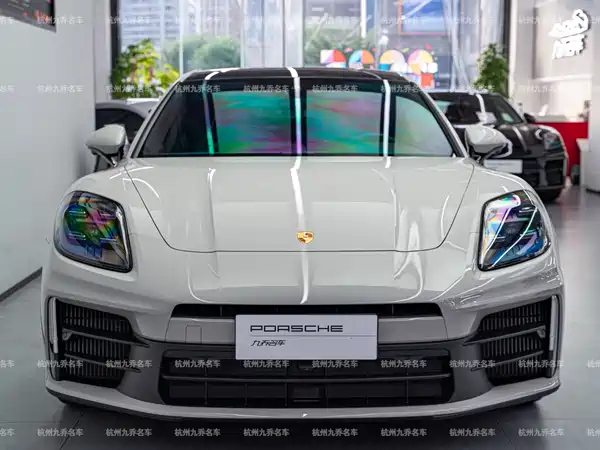 Porsche Panamera 2025