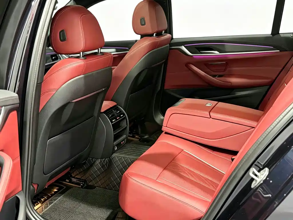 BMW 5 Series New Energy 2021 — фото 9