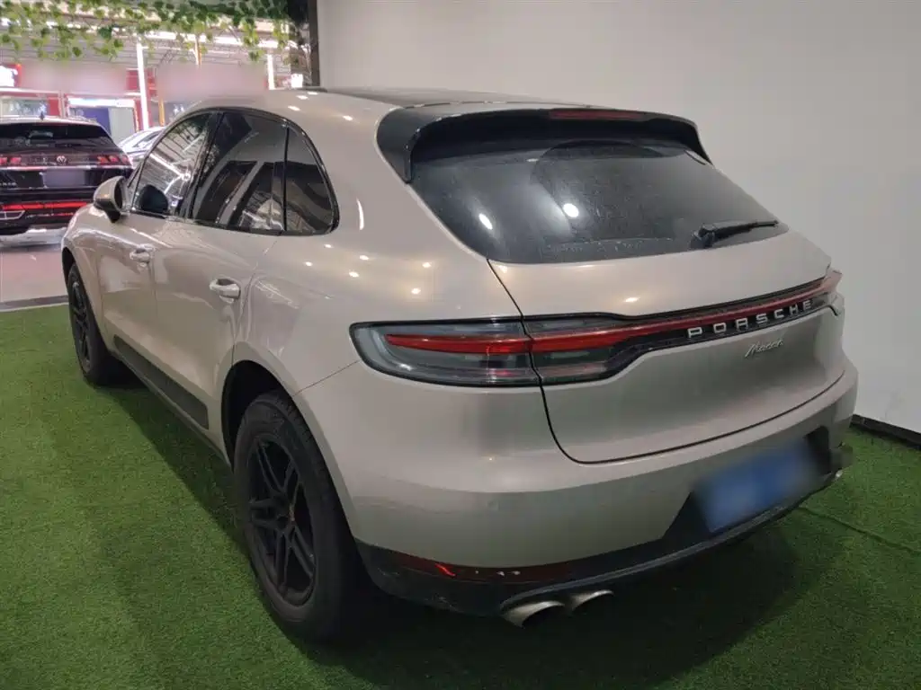 Porsche Macan 2019 — фото 23