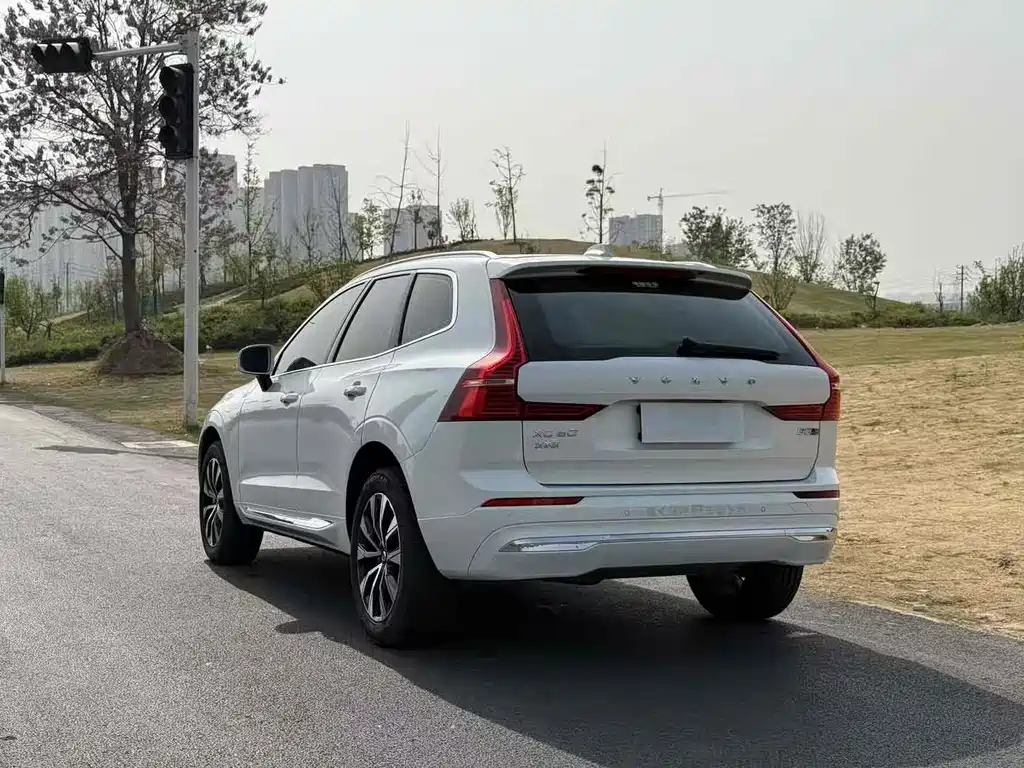 Volvo XC60 2024 — фото 9