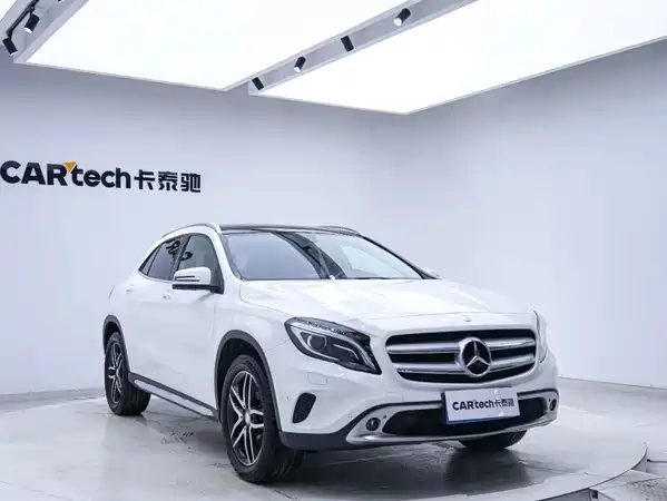 Mercedes-Benz GLA 2015