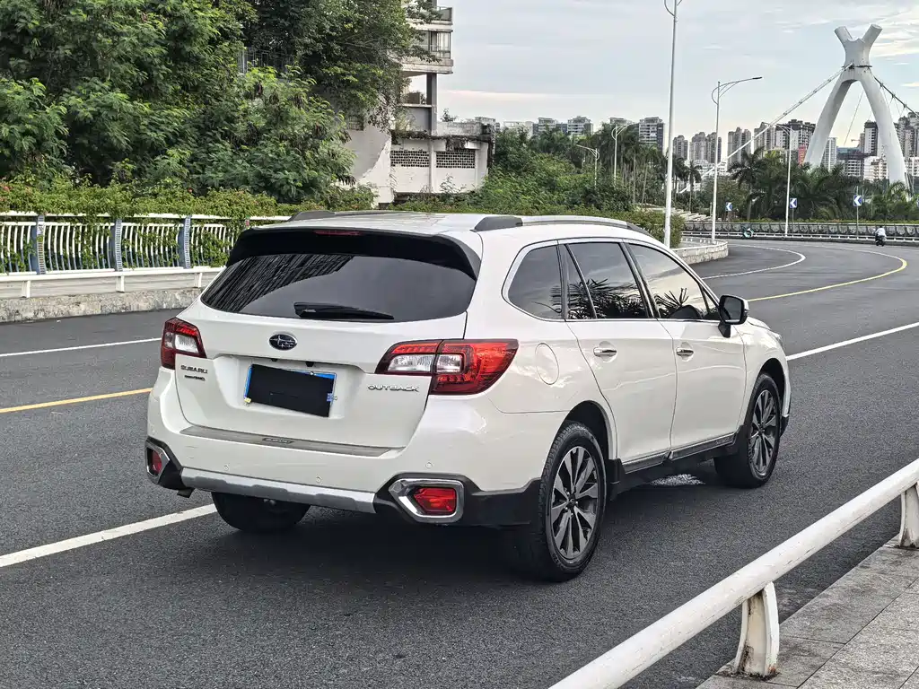 Subaru Outback 2015