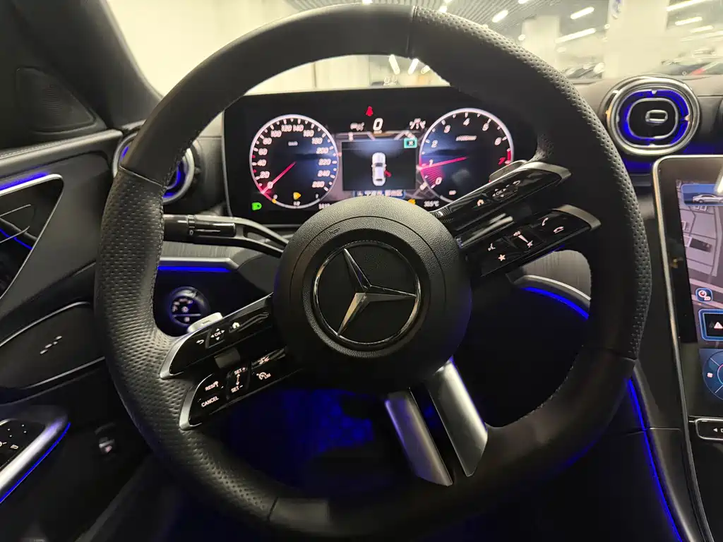 Mercedes-Benz C-Class 2023 — фото 8