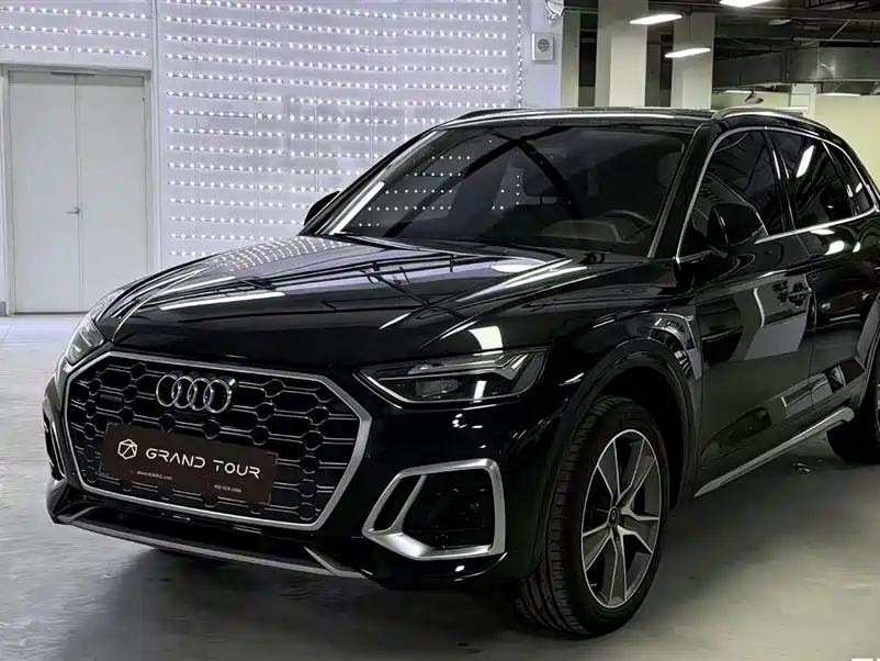 Audi Q5L 2022 — фото 1