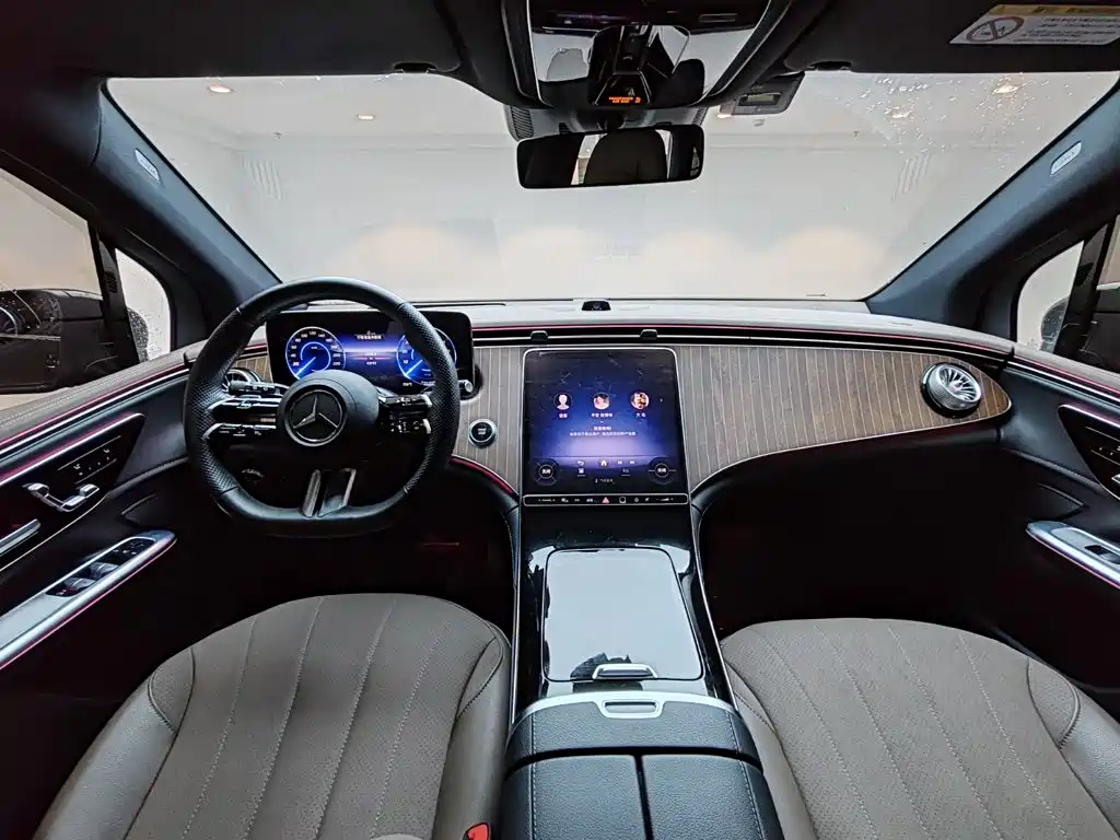 Mercedes-Benz EQE SUV 2023 — фото 14