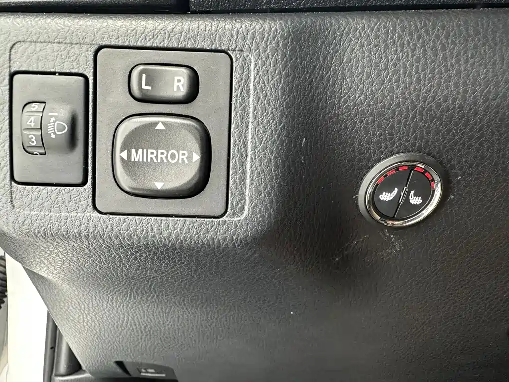 Toyota Yaris L 2023 — фото 13