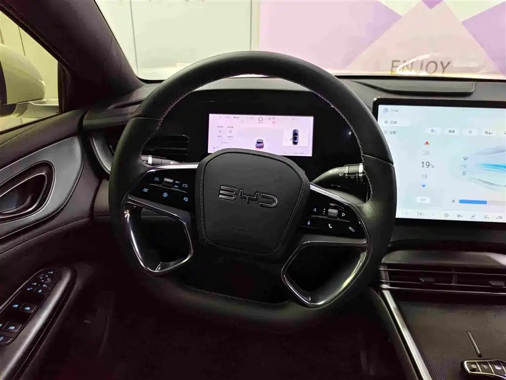BYD Seal 07 DM-i 2024 — фото 12