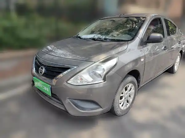 Nissan Sunny 2015