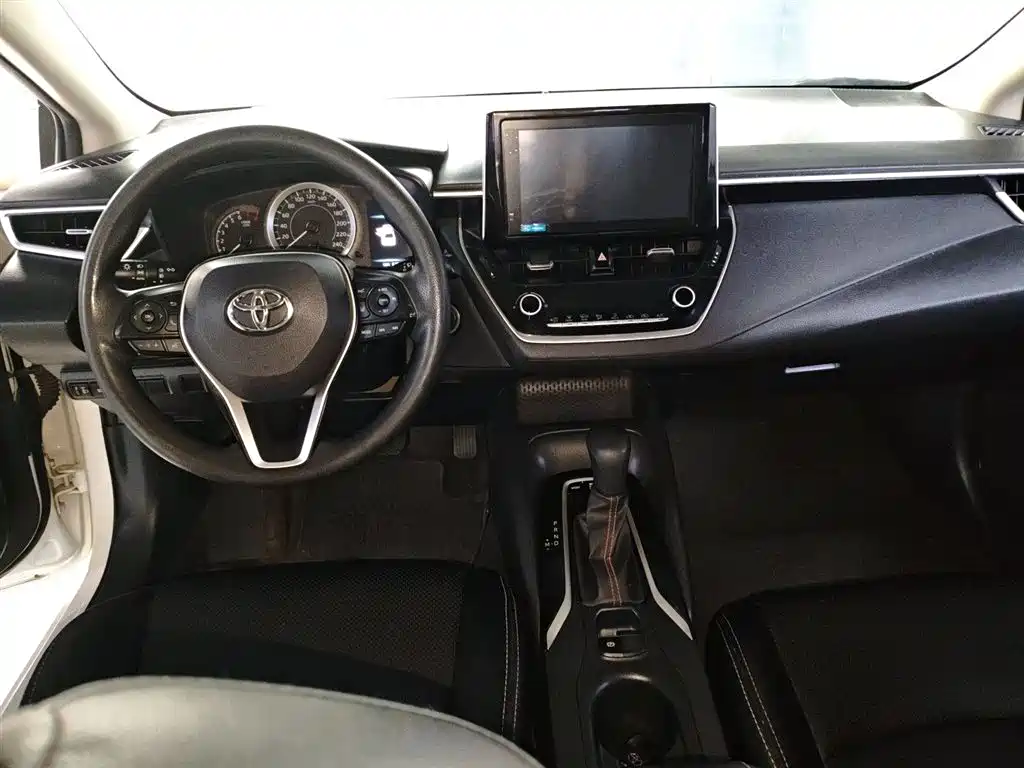 Toyota Corolla 2021 — фото 10