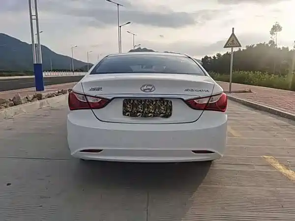 Hyundai Sonata 2011