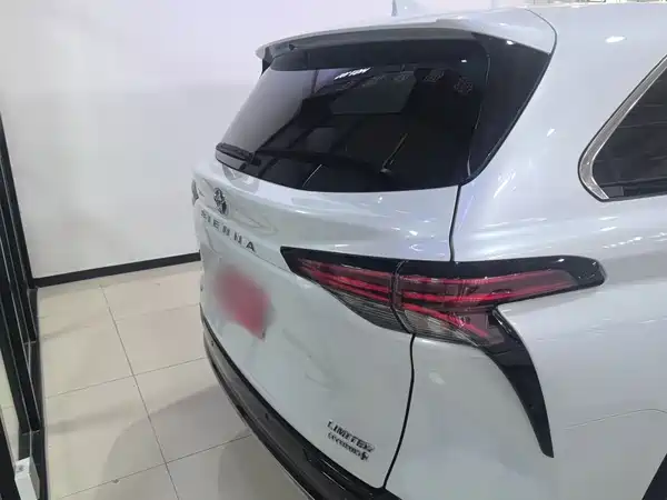 Toyota Sienna 2022