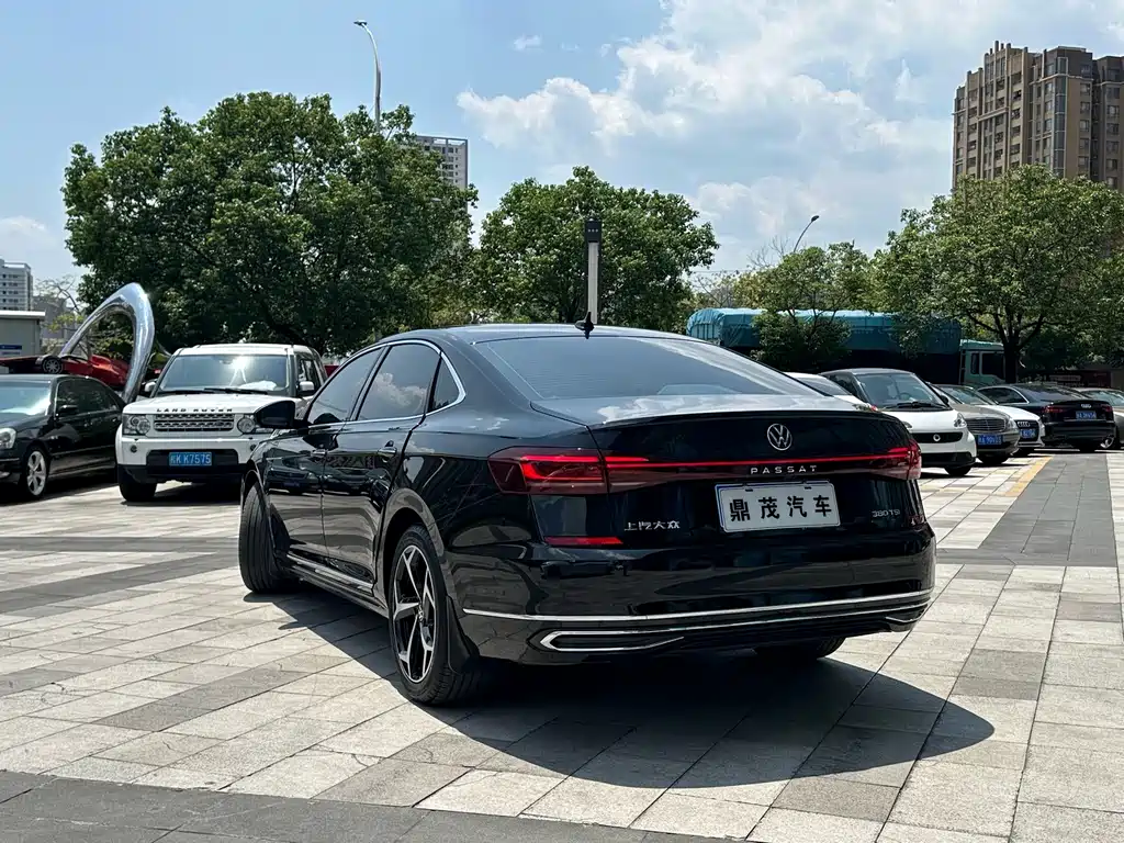 Volkswagen Passat 2024
