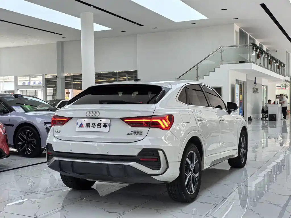 Audi Q3 Sportback 2021 — фото 15