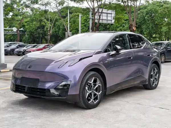 Lynk & Co Z20 2024