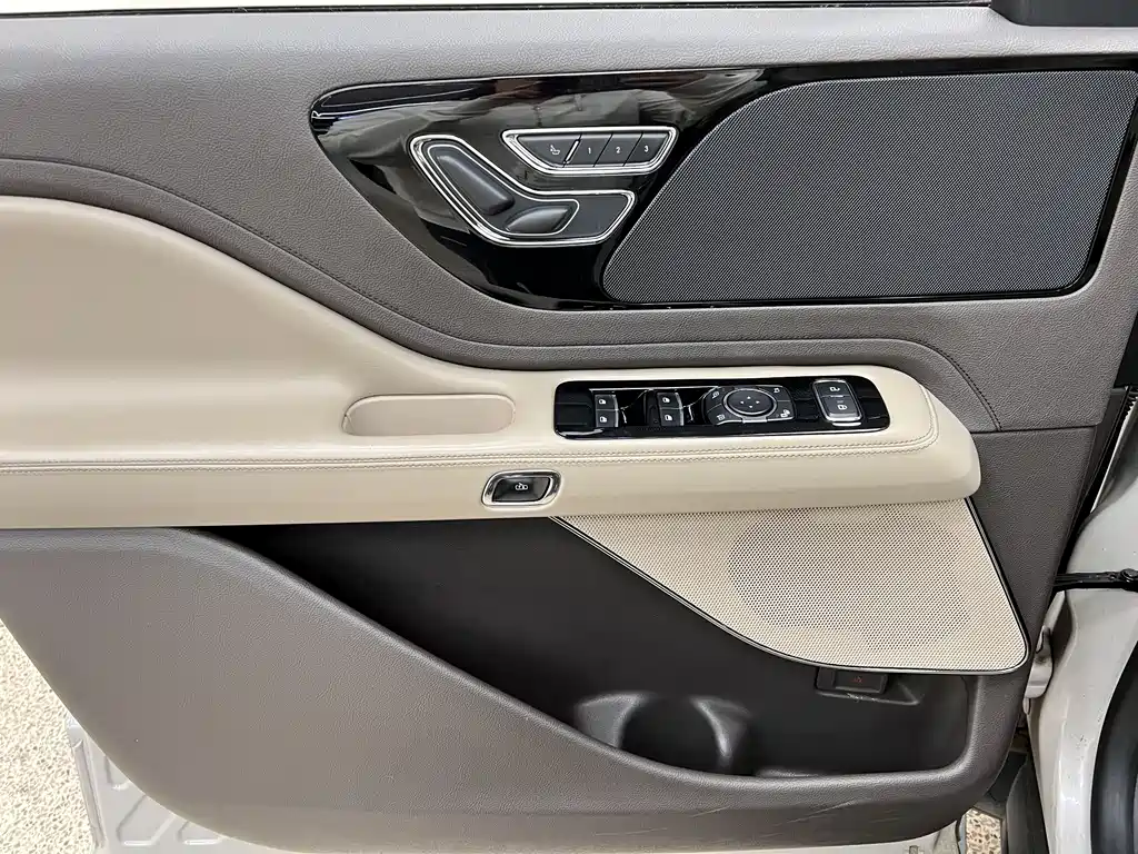 Lincoln Aviator 2021 — фото 12