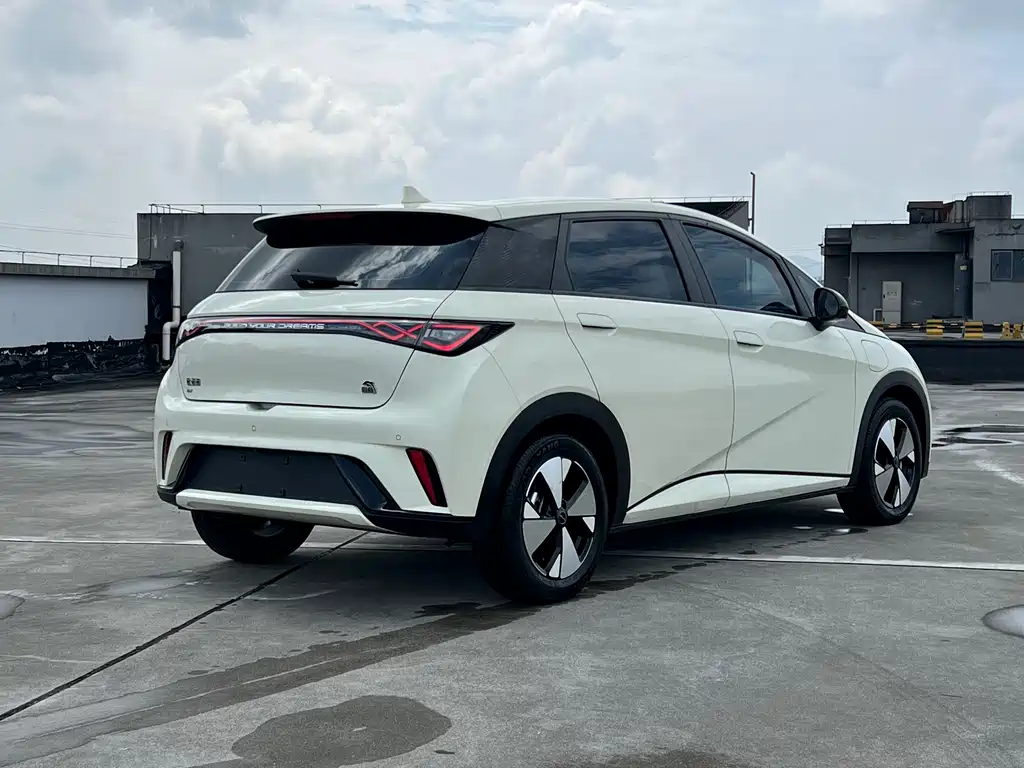 BYD Dolphin 2023