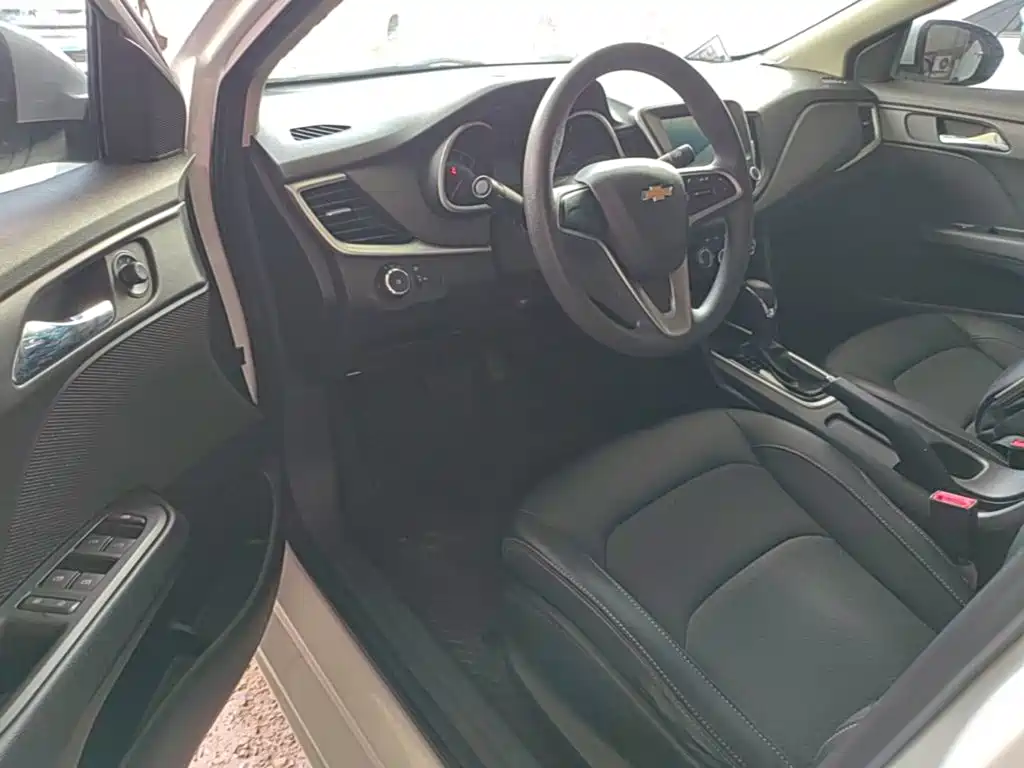 Chevrolet Cavalier 2018 — фото 16
