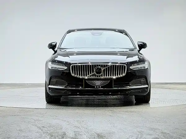 Volvo S90 Plug-In Hybrid 2024