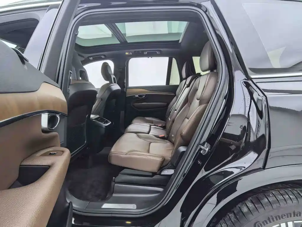 Volvo XC90 2020 — фото 12