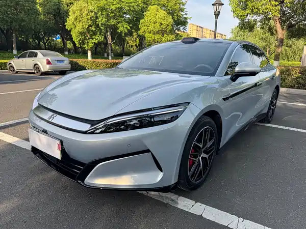 BYD Han L 2025