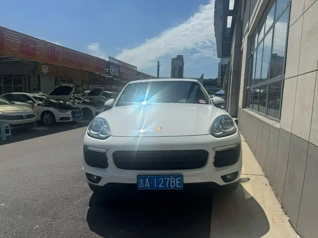 Porsche Cayenne 2017 — фото 2