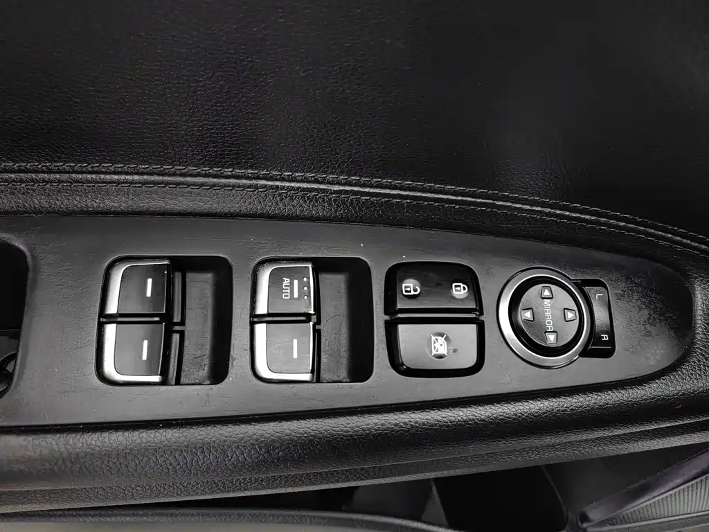 Kia K4 2015 — фото 9