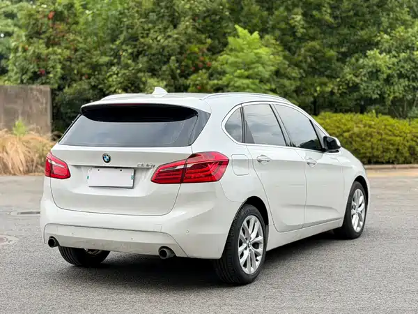 BMW 2 Series Station Wagon 2017