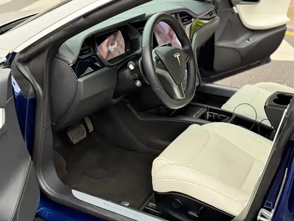 Tesla Model S 2019
