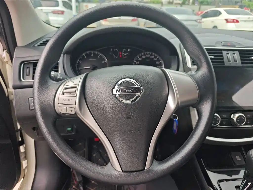 Nissan Tiida 2019 — фото 11