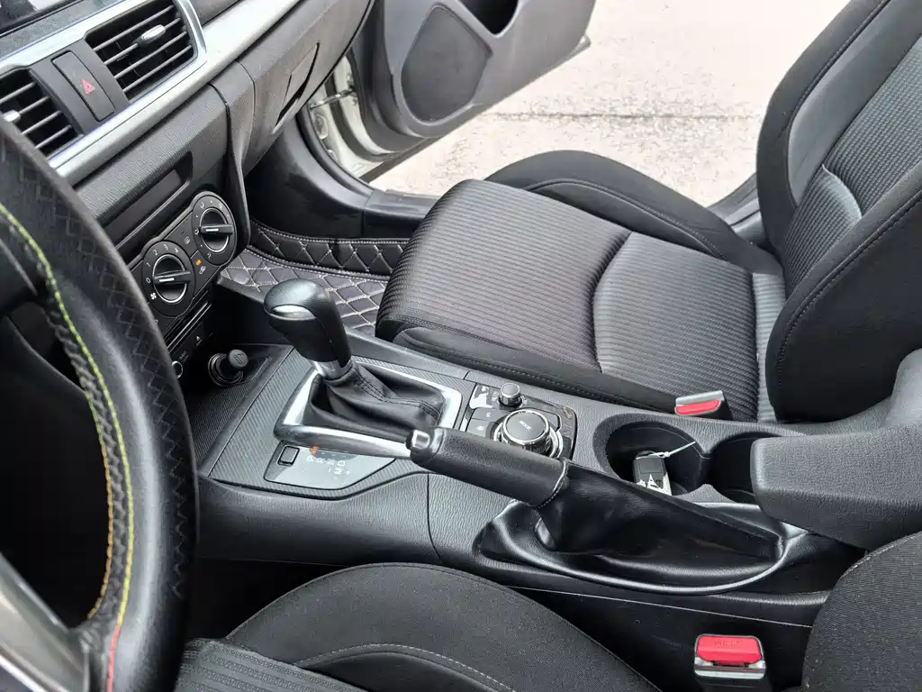 Mazda 3 Axela 2017 — фото 18
