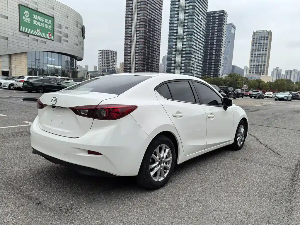 Mazda 3 Axela 2017 — фото 8