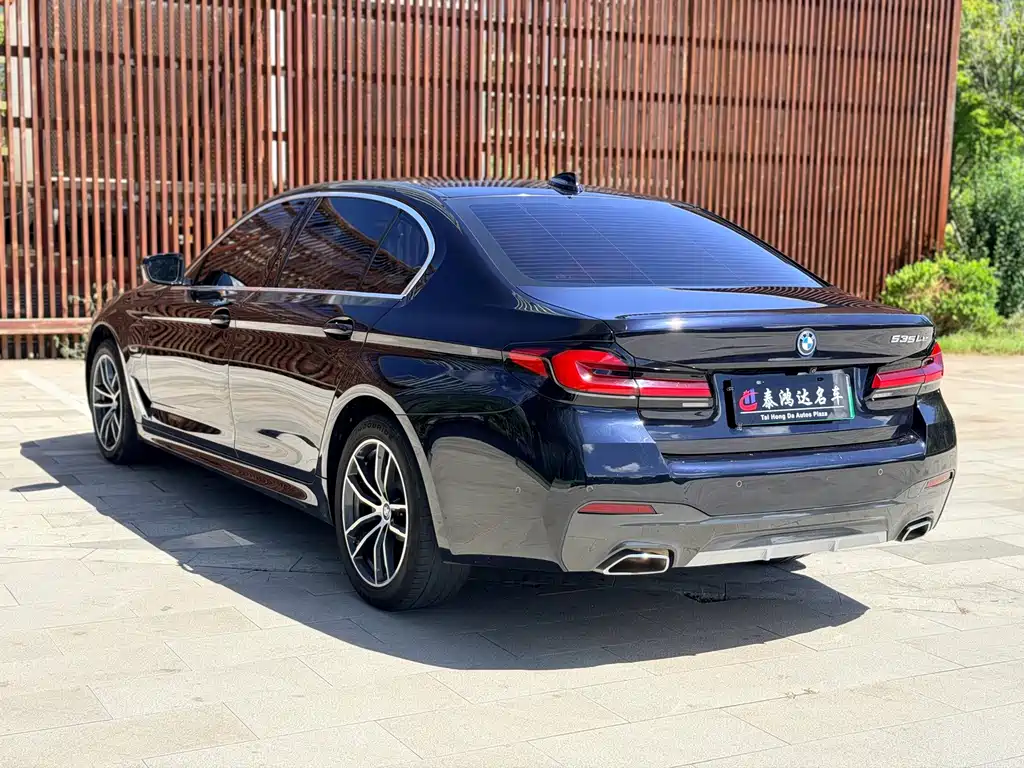 BMW 5 Series New Energy 2023 — фото 4