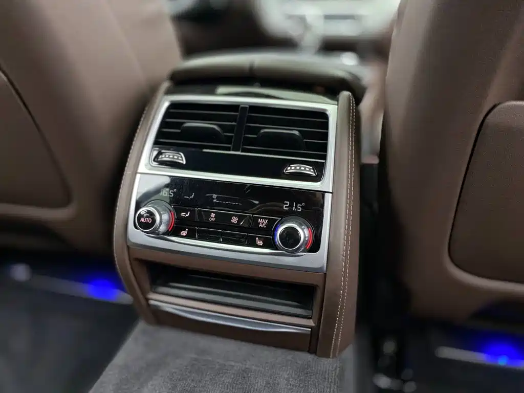 BMW 7 Series 2022 — фото 26