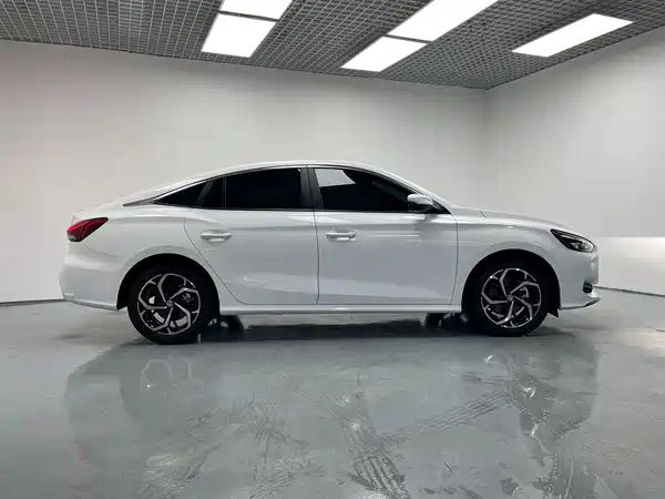 MG5 2025