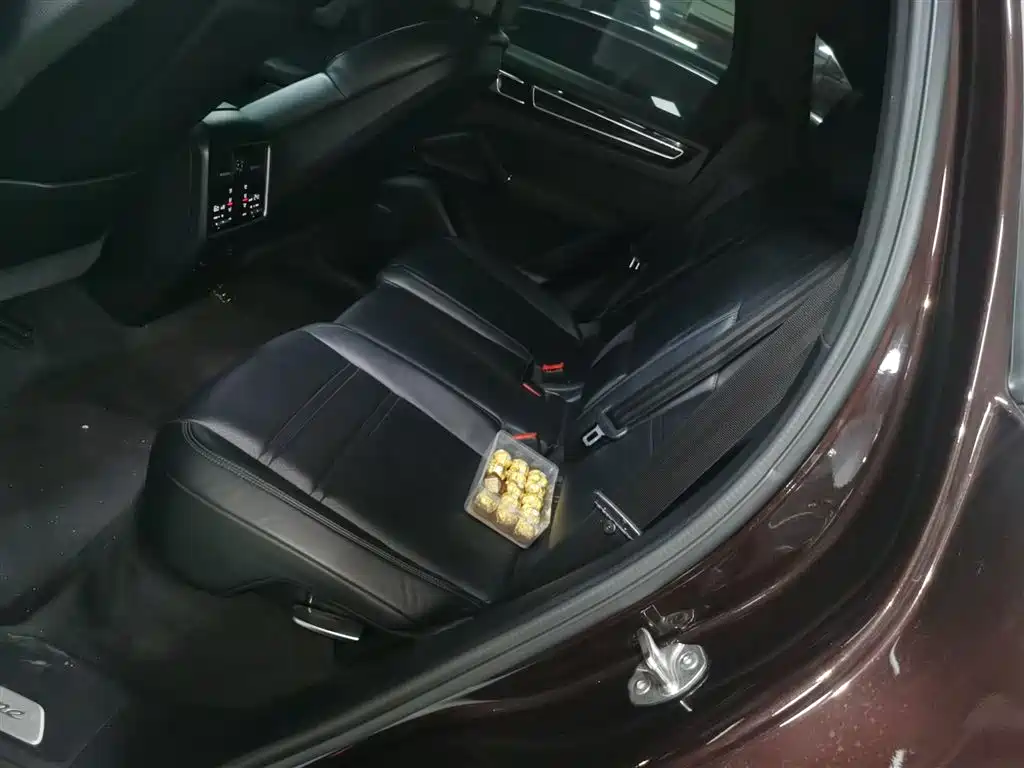 Porsche Cayenne 2018 — фото 13
