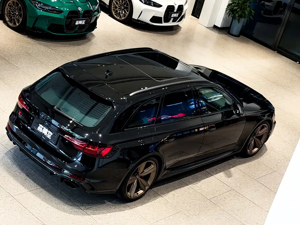 Audi RS 4 2024 — фото 14