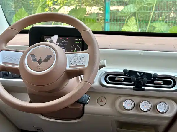 Wuling Hongguang MINIEV 2025