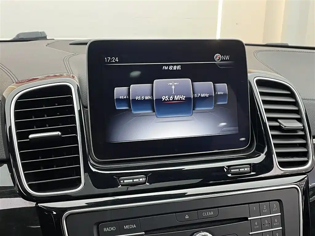 Mercedes-Benz GLS 2020 — фото 24