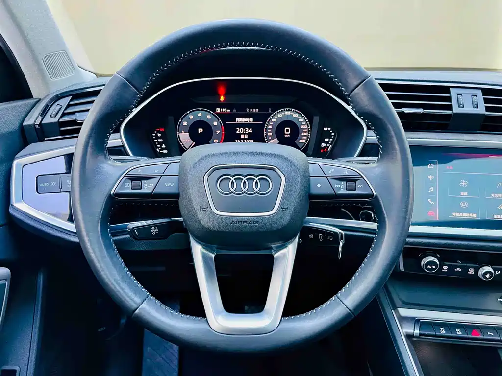 Audi Q3 2021 — фото 11