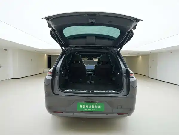 Li Auto L8 2024