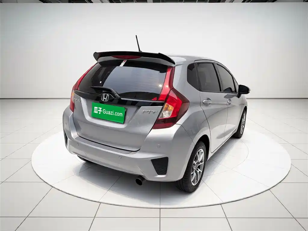 Honda Fit 2017 — фото 7