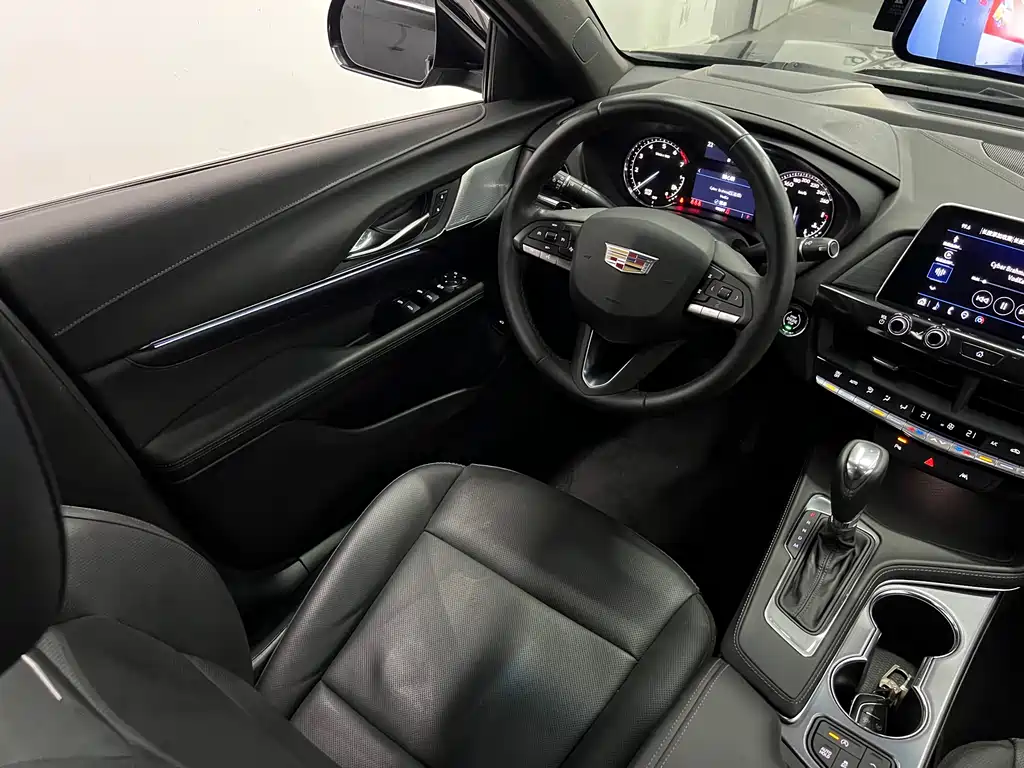 Cadillac CT4 2023 — фото 16