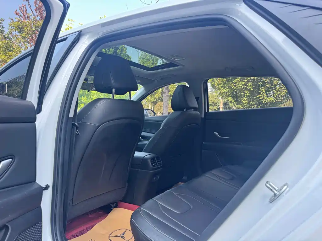 Hyundai Elantra 2023
