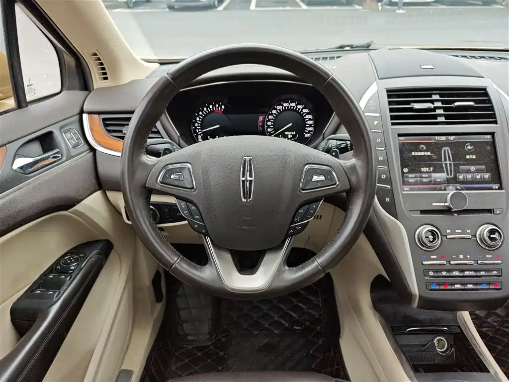 Lincoln MKC 2015 — фото 11
