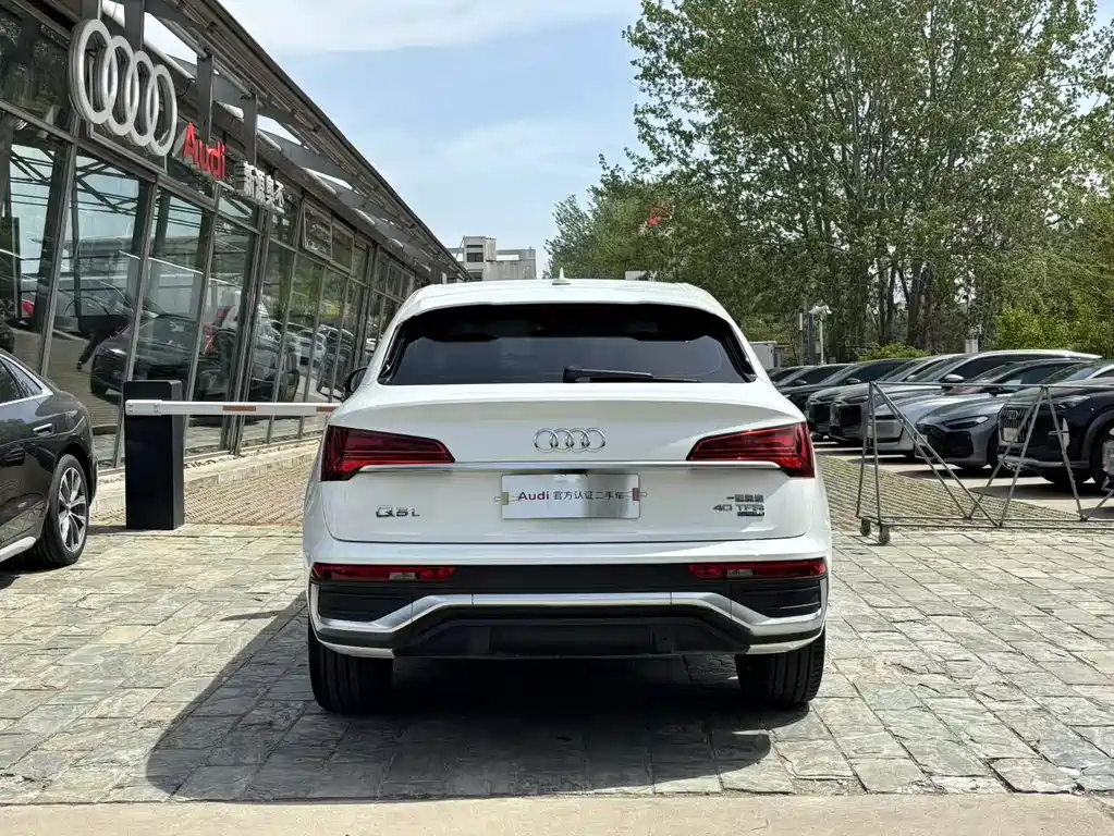 Audi Q5L Sportback 2021 — фото 9