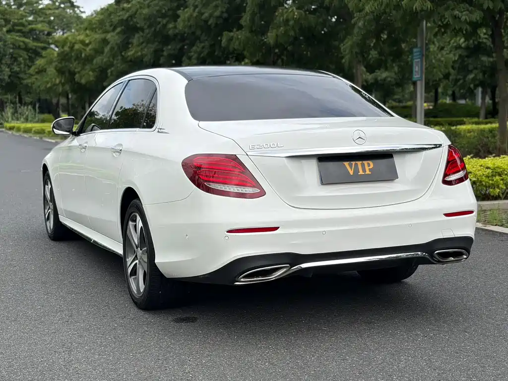 Mercedes-Benz E-Class 2017 — фото 13