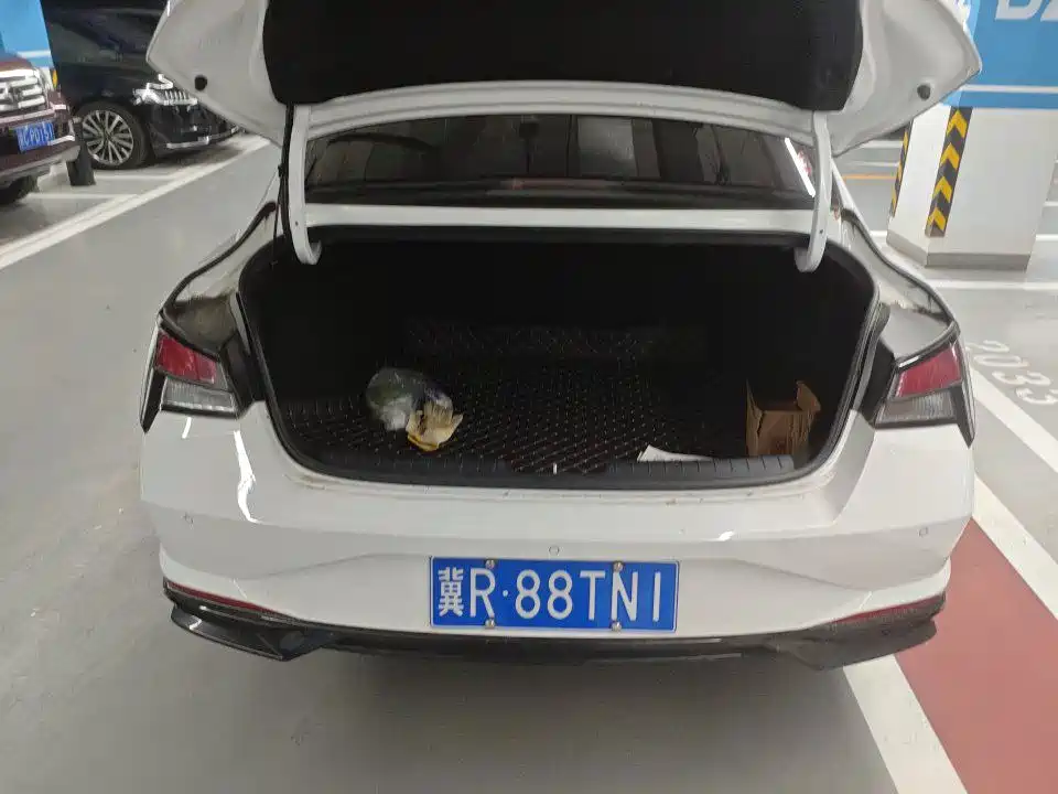Hyundai Elantra 2022