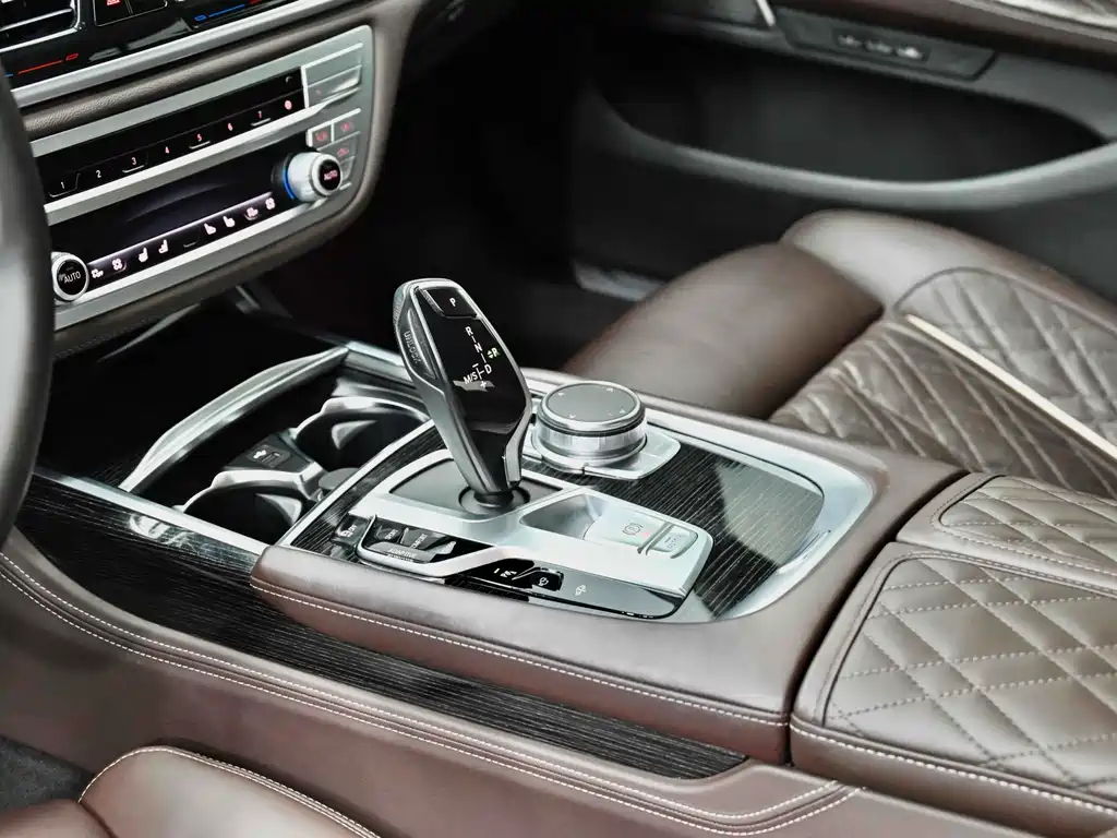 BMW 7 Series 2019 — фото 24