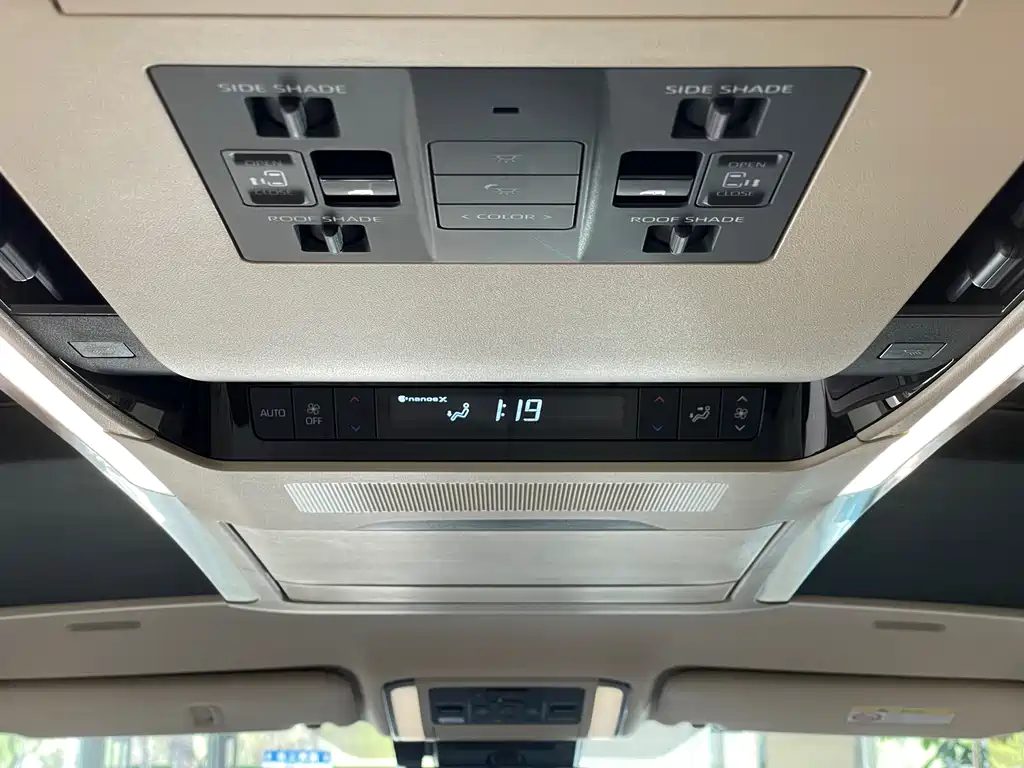 Toyota Vellfire 2024 — фото 28