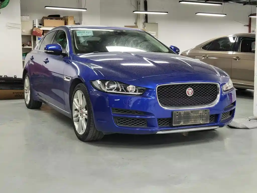 Jaguar XEL 2018 — фото 3